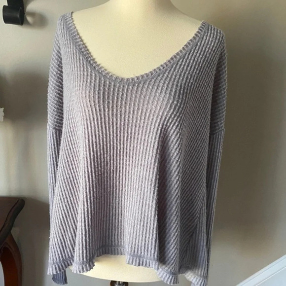 U.O. Out from Under Oversized Grey Thermal Small - Picture 3 of 7